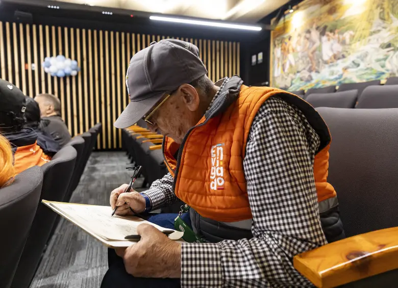 A la sede del Palacio Consistorial, donde funciona hasta ahora la corporación, don Carlos Arturo llega como si fuera uno de los dueños de casa. Foto: Andrés Camilo Suárez Echeverry