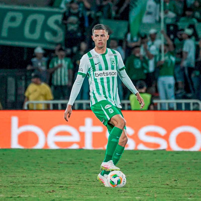 El zaguero Simón García, de 20 años, fue figura en el Mundial Sub-20 y se gana la confianza para actuar en Nacional. FOTO @nacionaloficial