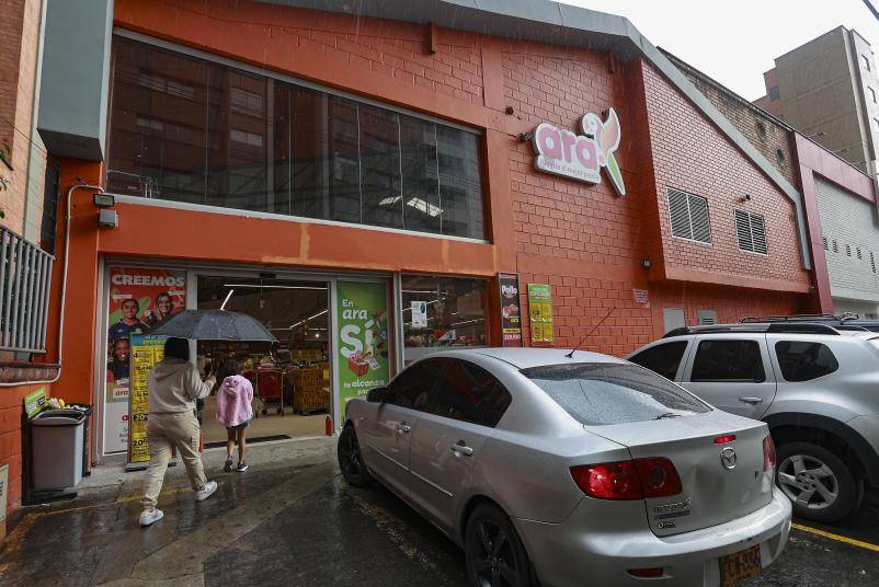 Tiendas Ara aseguró que colaborará con la SIC durante el proceso administrativo y reiteró su compromiso con la atención al cliente y el cumplimiento de la normativa. FOTO Manuel Saldarriaga