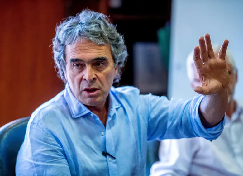 Fajardo aseguró que “el centro existe, pero no es suficiente. Necesitamos una nueva mayoría”. Foto: Juan Antonio Sánchez