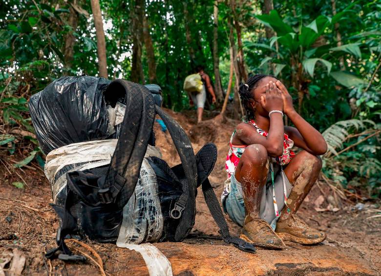 Más de 350.000 migrantes, en su mayoría venezolanos, cruzaron durante 2023 el Tapón del Darién en 2023, según cifras de las Naciones Unidas. Imagen del trabajo fotográfico “Arriesgar la vida cruzando El Tapón del Darién”, del fotógrafo Manuel Saldarriaga de EL COLOMBIANO, que fue acreedor en 2023 del premio Rey de España. FOTO MANUEL SALDARRIAGA
