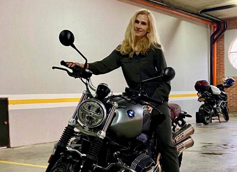 Embajadora de Alemania está lista para recorrer Colombia en moto