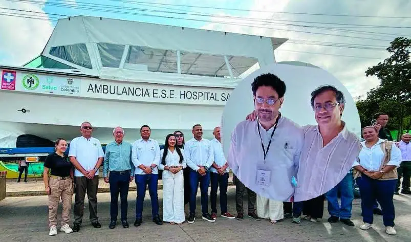 Desde hace tres años se le conoce a Laza como “el zar de la contratación directa”, es el segundo de izquierda a derecha. Fotos: cortesía y MinSalud