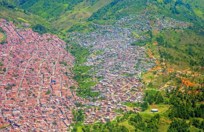 Hay más de 65 puntos críticos por asentamientos en las laderas de Medellín. FOTO: CAMILO SUÁREZ