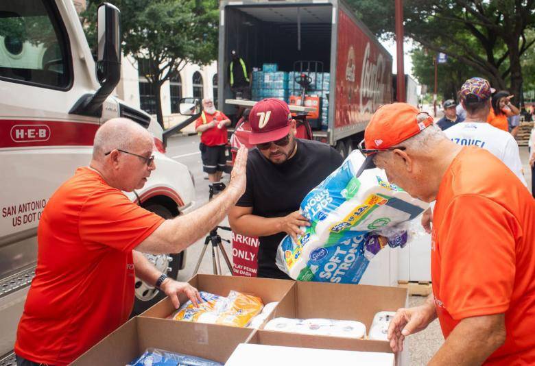 ¿Dónde donar para ayudar a las víctimas de los terremotos en Venezuela? Estos son los puntos, cuentas y ayudas habilitadas en Antioquia y Colombia. Foto: EFE