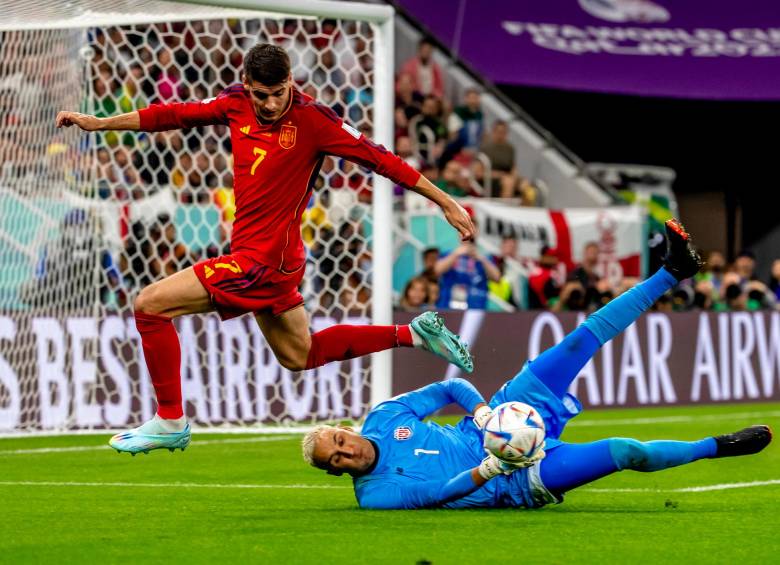 La experiencia de Keylor Navas no pudo contener el poderío de los españoles. FOTO: JUAN ANTONIO SÁNCHEZ