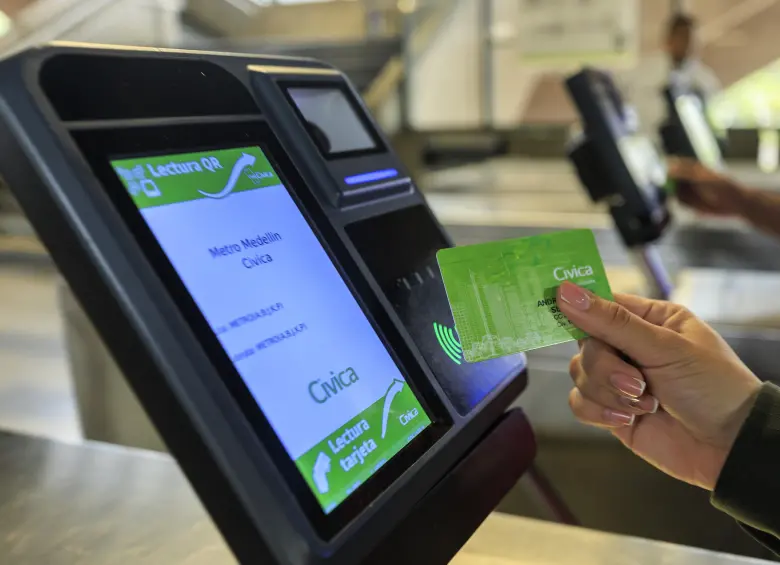 La renovación de la tarjeta Cívica se realiza en cinco estaciones del sistema y hace parte de una actualización tecnológica del Metro. FOTO Andrés Camilo Suárez
