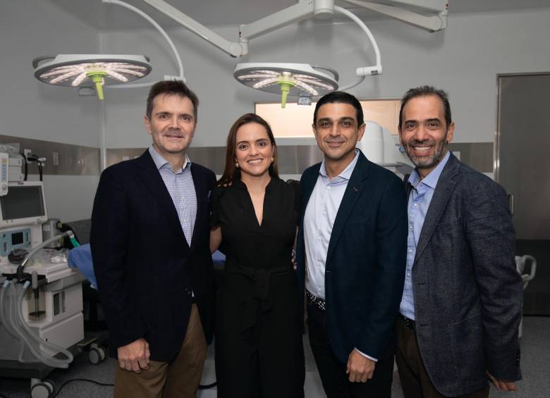 Federico Escobar Jaramillo, presidente de la Junta Directica y destor del proyecto; Sara Restrepo Carvajal, gerente general; Andrés Arango Mejía, miembro de la Junta Directiva y gestori del proyecto, y Gustavo Calle Gómez, miembro de la Junta Directiva y gestor del proyecto Qlub Quirófanos.