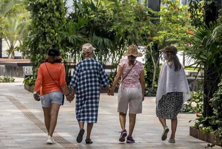 El hecho de que haya menos jóvenes, es un problema para el sistema. Es por esto que hay que pensar en aumentar las cotizaciones pagadas o la edad pensional, recomiendan analistas. FOTO: Juan Antonio Sánchez