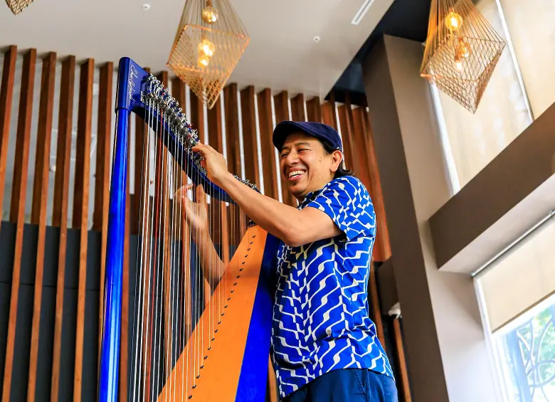 Este año, Edmar Castañeda lanzará su disco Global Heartbeat. Foto Camilo Suárez. 