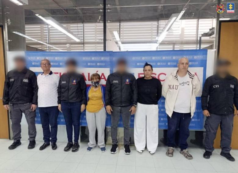 En la imagen, cuatro de los seis capturados. FOTO: CORTESÍA.
