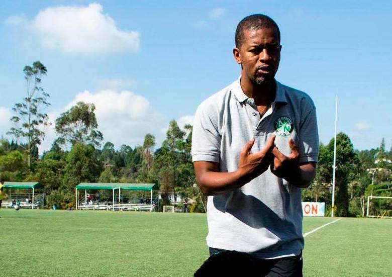 El entrenador de fútbol John Lovert Córdoba, herido en el ataque sicarial. FOTO TOMADA DEL FACEBOOK DEL CLUB LOS DEL SUR.