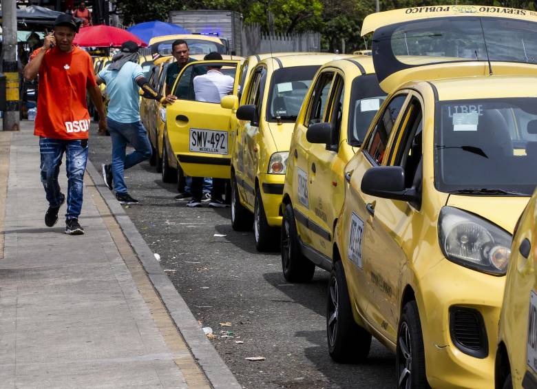 Las tarifas estarán segmentadas según el tipo de vehículo, es decir, si es un taxi básico, eléctrico o de lujo. FOTO: Julio César Herrera Echeverri