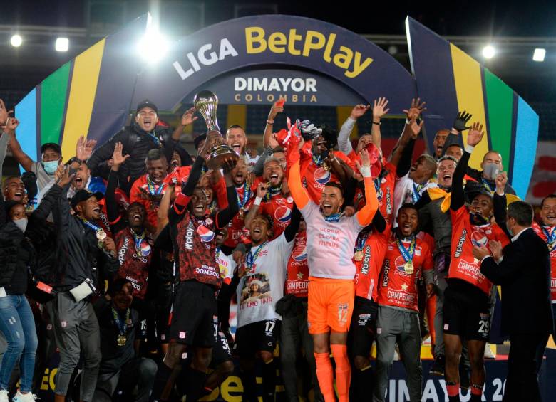 El selecto club de los bicampeones