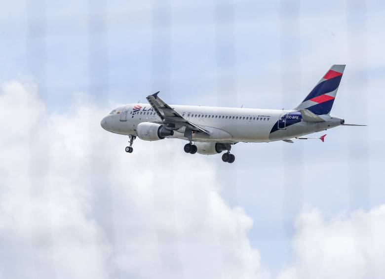 La acción de la aerolínea Latam ahora se podrá comprar en Colombia. FOTO JUAN ANTONIO SÁNCHEZ