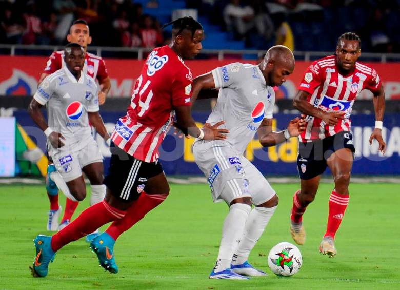 Millonarios y Junior disputan en El Campín el duelo por la cuarta fecha de lalos cuadrangulares de la Liga Betplay. FOTO DIMAYOR 