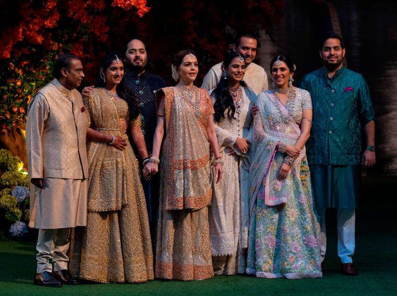 La espectacular preboda del hijo del hombre más rico de la India: concierto de Rihanna y Bill Gates entre sus mil invitados