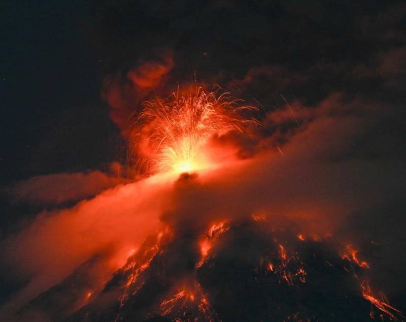 Guatemala declara alerta de “peligro” por erupción del volcán de Fuego. FOTO: AFP