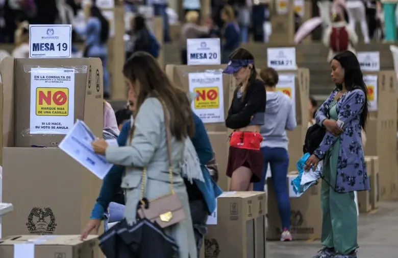 Según los analistas, las elecciones de este domingo estarán atravesadas por un fenómeno extremo de polarización política en Colombia. FOTO: JULIO CÉSAR HERRERA.