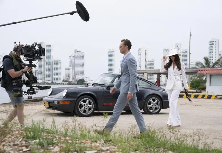 Una de las últimas producciones realizadas por AG Studios fue la segunda temporada de The Night Manager, protagonizada por Tom Hiddleston. FOTO AG STUDIOS