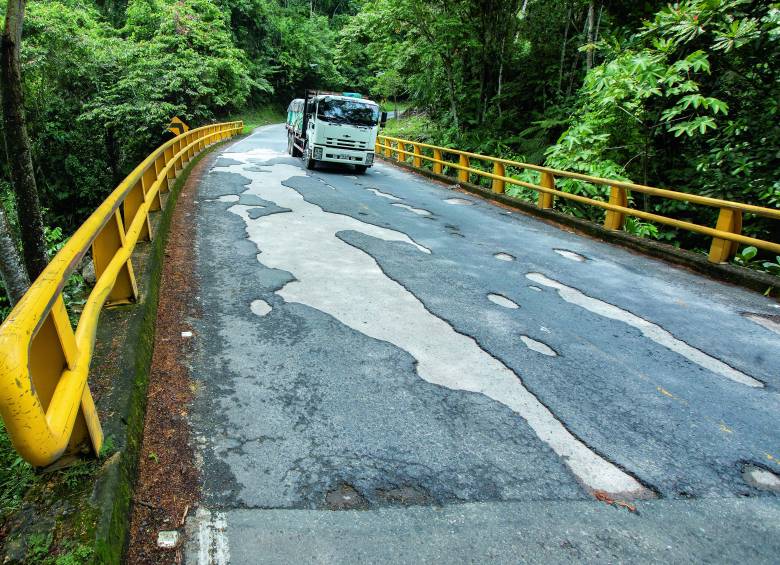 “Autopista Medellín-Bogotá, una trocha que recauda $120.000 millones y le invierten el 10%”: Antioquia busca salida urgente para reparar la vía
