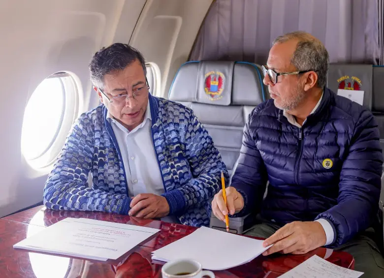 Alfredo Saade es un abogado que militó en partidos tradicionales, pero que compitió en la consulta de la izquierda en 2022 contra Petro. Tuvo un contrato en la UNGRD y luego aterrizó en Palacio. FOTO Presidencia