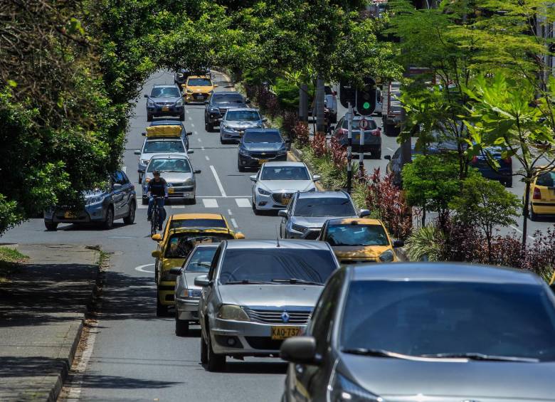 Los infractores de la medida podrían recibir multas de hasta 15 salarios mínimos diarios y la inmovilización de sus vehículos. Foto: Camilo Suárez Echeverry