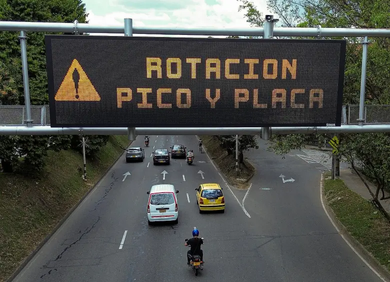 Es importante también revisar el estado del clima antes de salir de la casa. FOTO: MANUEL SALDARRIAGA
