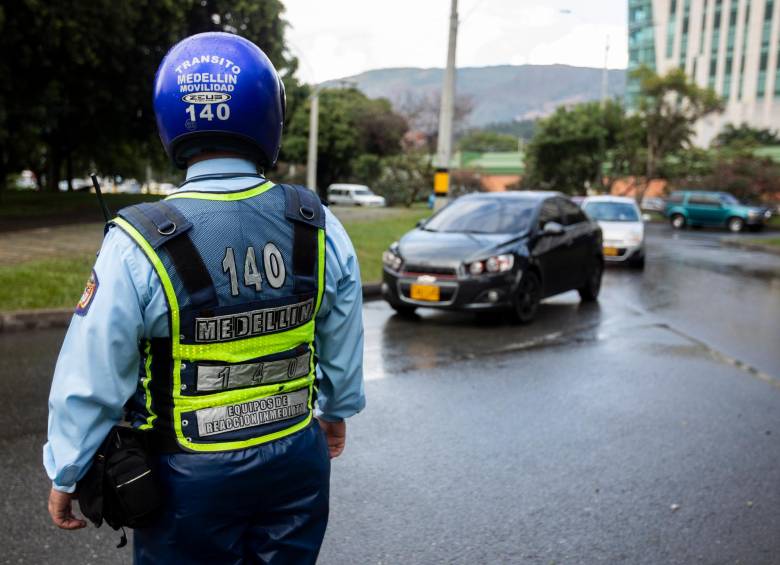 En promedio, cada cinco días un agente de tránsito es agredido en Medellín. FOTO: Camilo Suárez