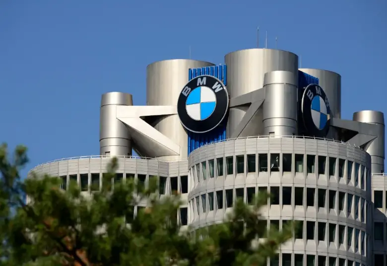 La caída del negocio en China impulsa la estrategia de reducción de costos de BMW. FOTO: AFP