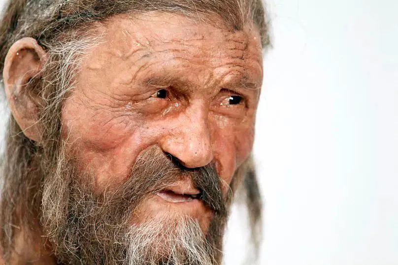 Según investigaciones recientes, así habría sido el rostro de Ötzi, un hombre asesinado hace más de cinco mil años. Foto AFP.
