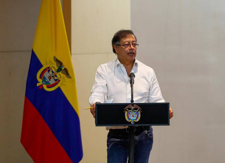 El presidente de la República, Gustavo Petro, instó a los bancos a bajar las tasas de interés para estimular el uso del crédito por parte de los colombianos. FOTO Manuel Saldarriaga