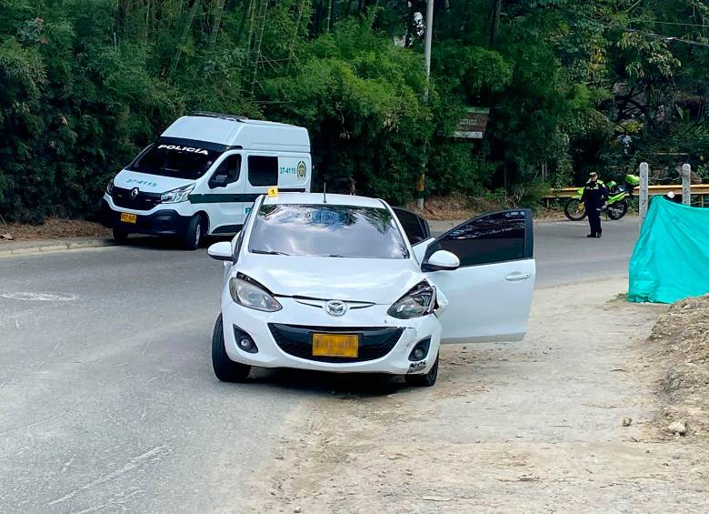 En este vehículo se movilizaba la víctima del atentado en Envigado. FOTO: ANDRÉS FELIPE OSORIO GARCÍA