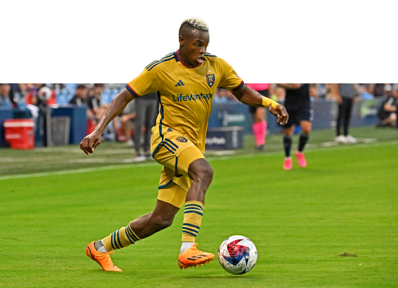 El colombiano Carlos Andrés Gómez es el rey del regate en Brasil y solo es superado por Lamine Yamal a nivel mundial