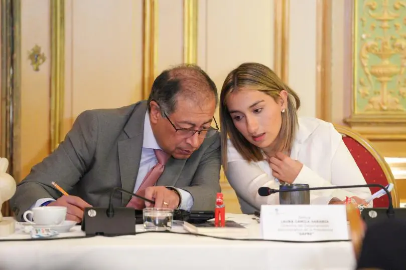 Sarabia conoció a Petro en la campaña de 2022, cuando era secretaria del entonces senador Armando Benedetti. El candidato vio sus cualidades y rápidamente se volvió indispensable en el día a día. <b>FOTO</b> Presidencia