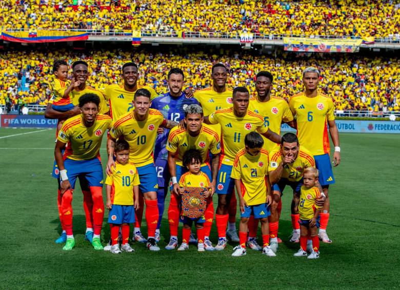 Esta sería la nueva camiseta conmemorativa de la Selección Colombia, en homenaje a la primera Selección que jugó una Copa América en 1945. FOTO: Juan Antonio Sánchez