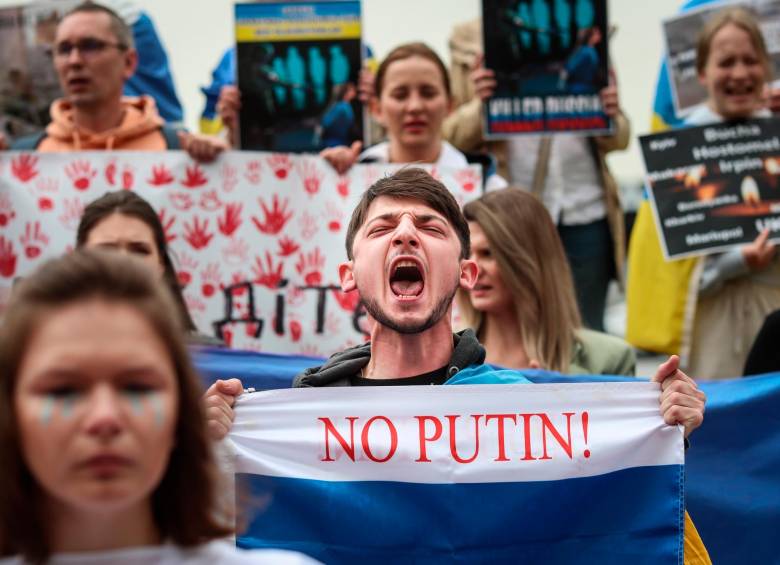 El mundo ha dirigido sus miradas hacia Ucrania y ha protestado contra la invasión de Rusia, país gobernado por Vladimir Putin. FOTO EFE