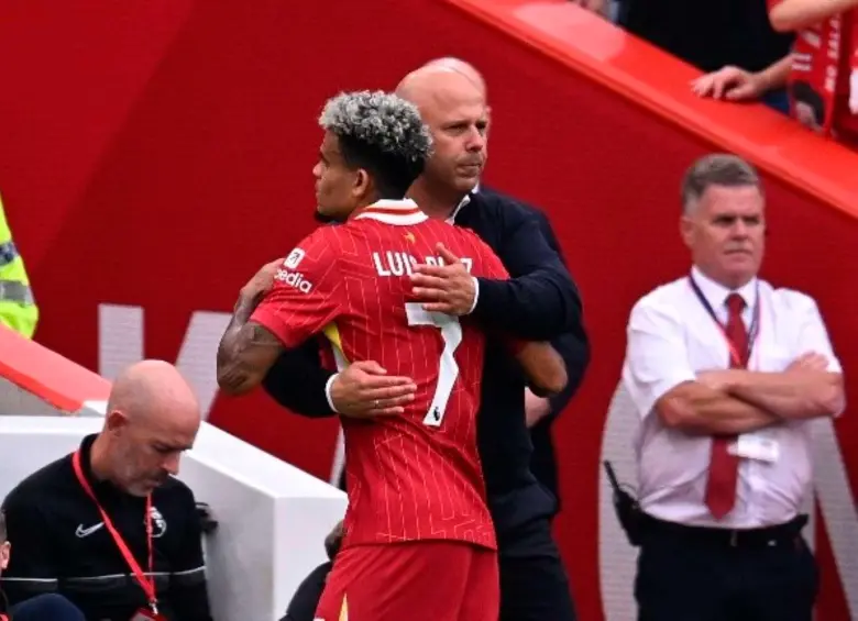 El técnico Arne Slot escribió un emotivo mensaje para despedir a Luis Díaz quien seguirá su carrera en Alemania. FOTO TOMADA X@LFC