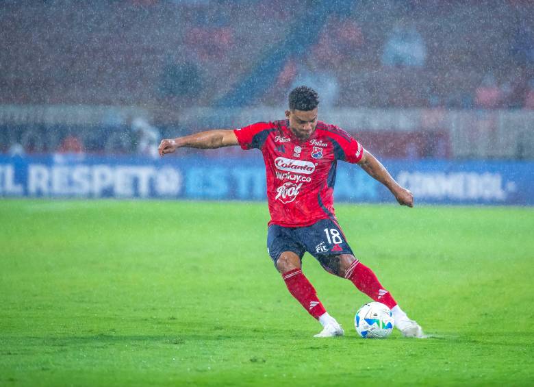 El futbolista antioqueño Frank Fabra, de 35 años, es una de las grandes figuras de Independiente Medellín. Foto: Manuel Saldarriaga