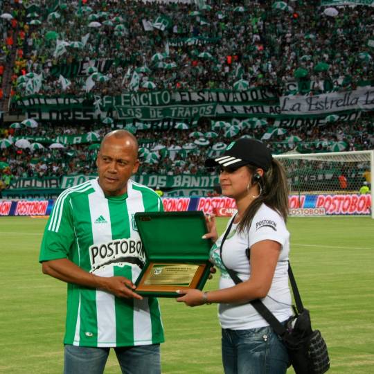 Luis Fernando Herrera durante el Día del Hincha del año 2012, cuando recibió un homenaje por parte del club verde. FOTO: Juan Antonio Sánchez