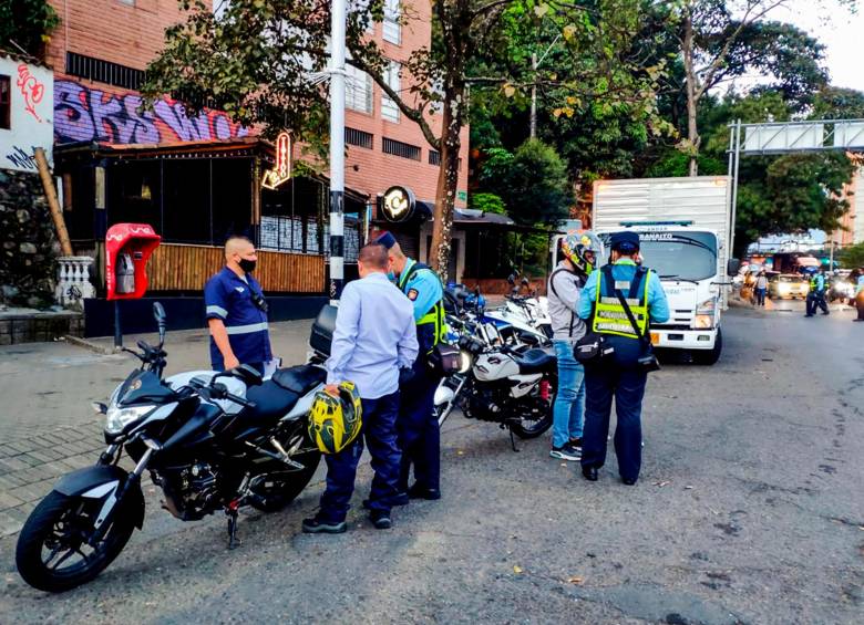 Infringir la restricción le puede acarrear un comparendo por $4999.5000. Foto: EL COLOMBIANO. 