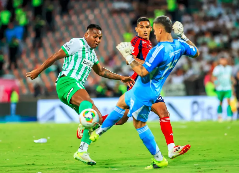 DIM y Nacional se enfrentan en el clásico 341. FOTO CAMILO SUÁREZ