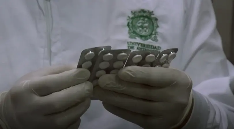 La Universidad de Antioquia entregó el primer lote de 1.700.000 tabletas de cloroquina, medicamento esencial contra la malaria, a la Organización Panamericana de la Salud. Foto: cortesía.