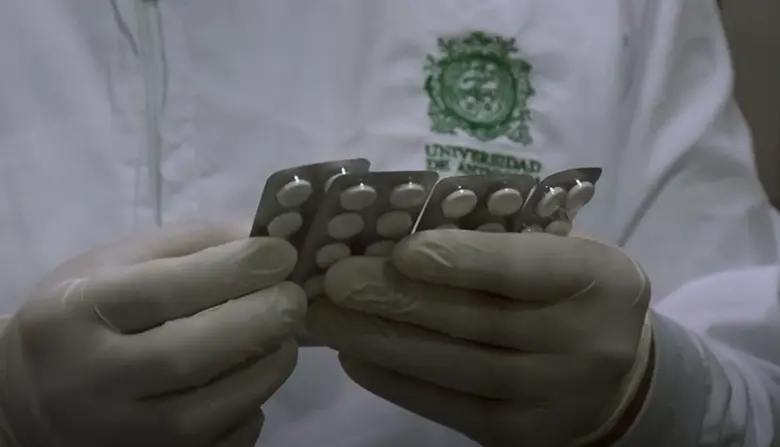 La Universidad de Antioquia entregó el primer lote de 1.700.000 tabletas de cloroquina, medicamento esencial contra la malaria, a la Organización Panamericana de la Salud. Foto: cortesía.