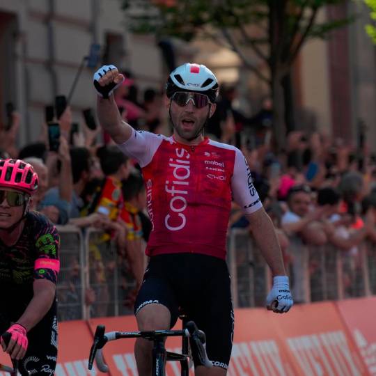 Benjamin Thomas sorprendió ganando la quinta etapa del Giro; así les fue a los colombianos