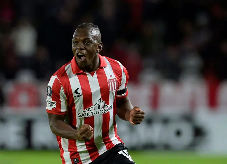 Edwuin Cetré celebra su gol ante Carabobo por la Copa Libertadores y le dedica el tanto a Juan Ramón Verón, quien falleció este martes en Argentina. FOTO: GETTY