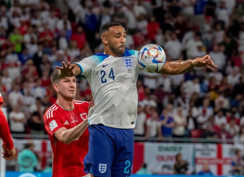 El delantero Callum Wilson (24) disputó los últimos 33 minutos del partido de Inglaterra contra los galeses, en la victoria que les dio la clasificación a la segunda ronda del torneo. FOTO: JUAN ANTONIO SÁNCHEZ
