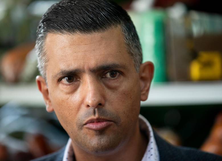 Braulio Espinosa reiteró la solicitud a la Policía de aumentar el pie de fuerza en Envigado. FOTO: CAMILO SUÁREZ