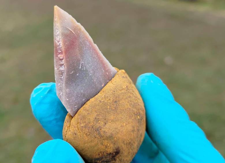 Las piezas revelan el avance cultural y tecnológico de los neandertales. Además, tienen una sofisticada mezcla de pegante. Foto: Agencia Sinc/ Patrick Schmidt