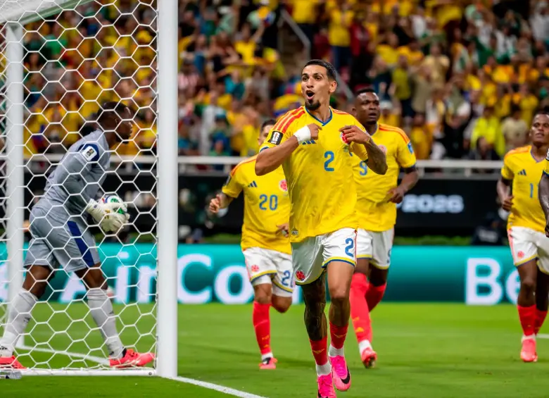El lateral derecho antioqueño Daniel Muñoz es el goleador de la Selección Colombia en el Mundial de Norteamérica. Foto: Juan Antonio Sánchez